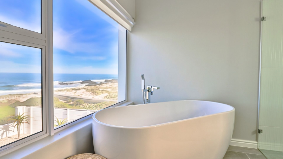 4 Bedroom Property for Sale in Pearl Bay Western Cape